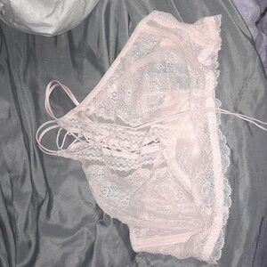 VS pink bra